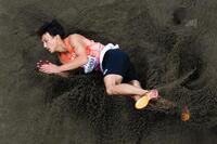 　着地する橋岡優輝