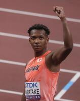 　男子１１０メートル障害予選を突破した村竹ラシッド（撮影・石井剣太郎）