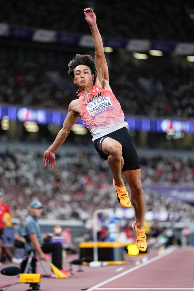 　跳躍する橋岡優輝