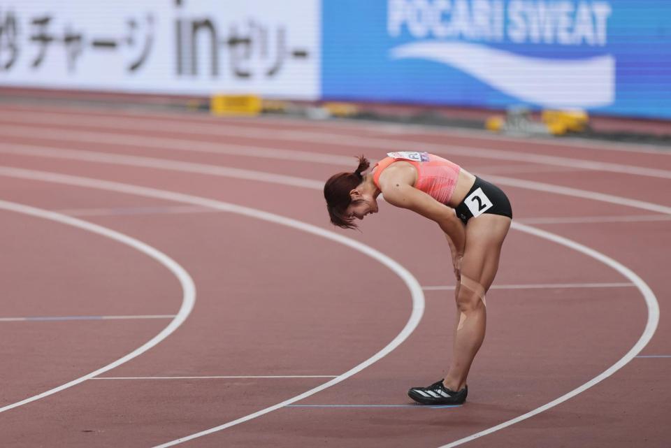 　レースを終え、一礼する福部真子