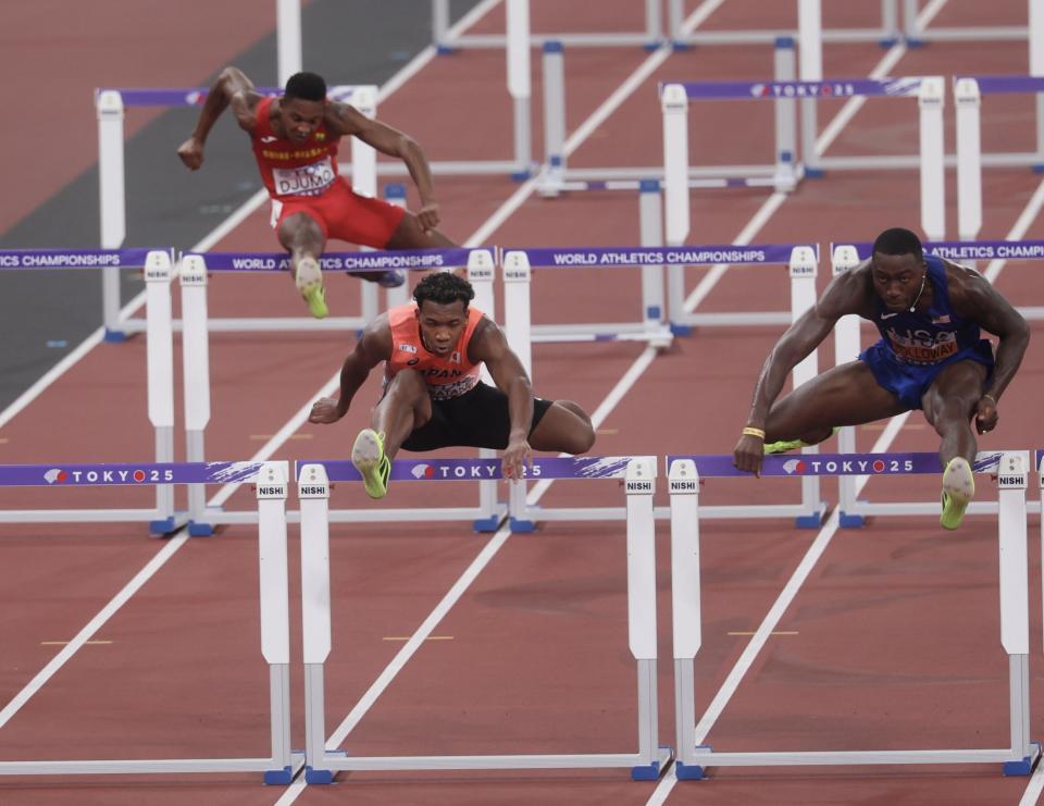 　男子１１０メートル障害予選を突破した村竹ラシッド（中央）（撮影・石井剣太郎）