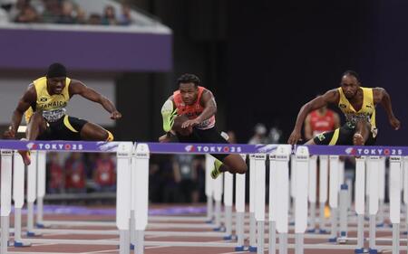 　男子１１０メートル障害決勝に臨む村竹ラシッド（撮影・石井剣太郎）