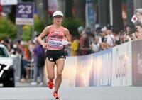 　女子マラソンで力走する小林香菜