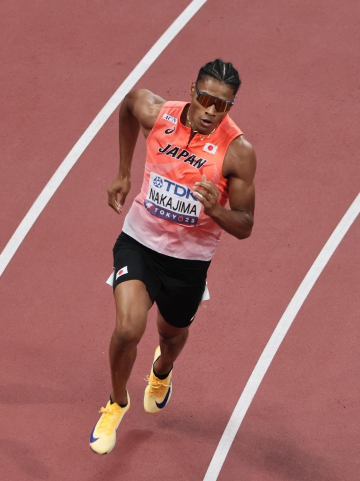 　男子４００メートル準決勝で力走する中島佑気ジョセフ