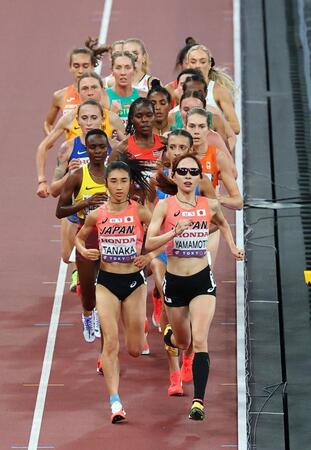 【写真】涙こぼれるシーン　山本有真と田中希実が思いこめたハグ