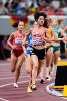 　力走する広中璃梨佳（手前）