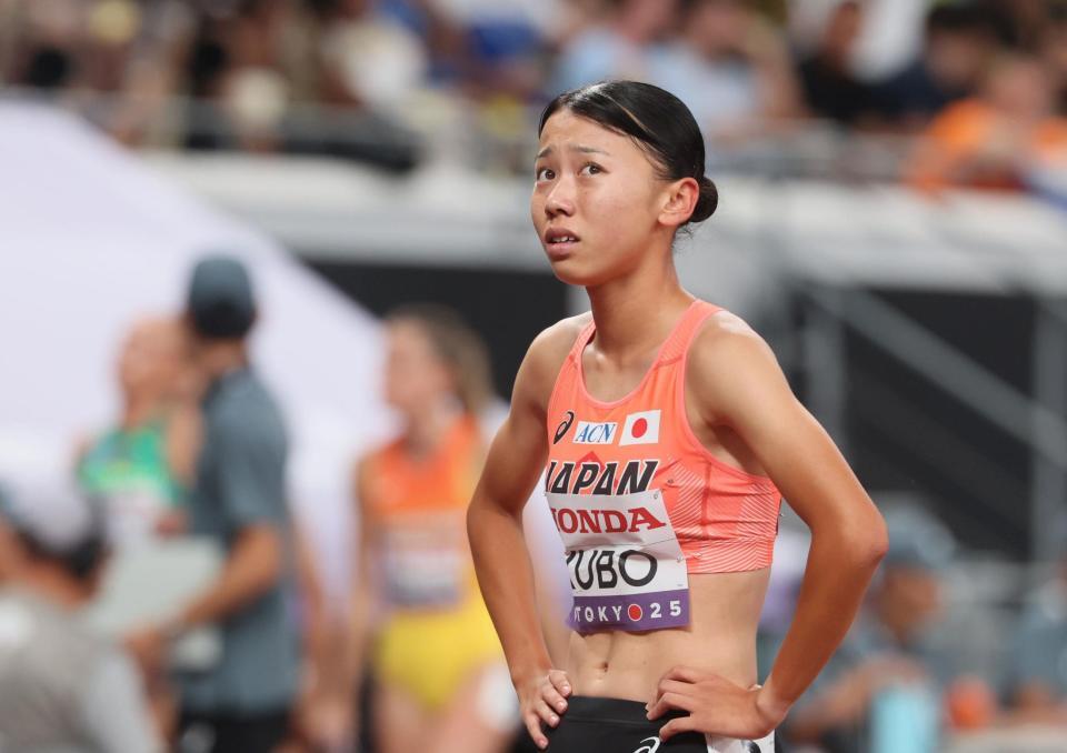 　女子８００メートル予選で敗れた久保凛（撮影・石井剣太郎）