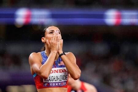 　女子４００メートルで優勝したシドニー・マクラフリンレブロニ