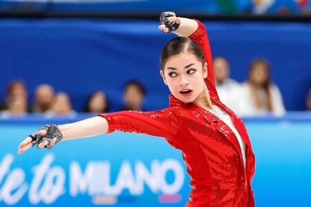 　女子ＳＰ、演技するアデリア・ペトロシャン（共同）