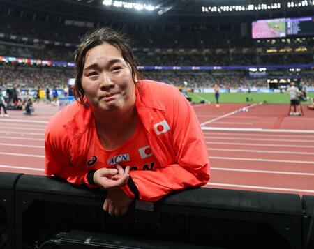 　女子やり投げ予選を終え、厳しい表情の北口榛花