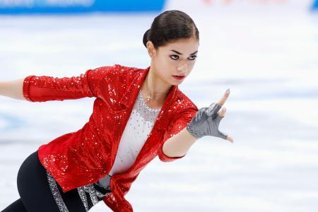 長岡柚奈、森口澄士組は４位発進　フィギュア五輪予選が開幕