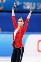 　女子ＳＰの演技を終え、あいさつするアデリア・ペトロシャン（共同）