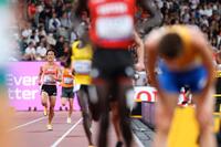 　男子５０００メートル予選、ゴールに向かって力走する森凪也