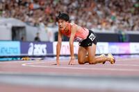　男子５０００メートル予選、ゴールした森凪也