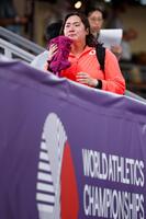 　女子やり投げ予選競技を終え、引き揚げる北口榛花