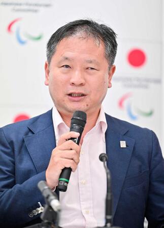 　スポーツ庁長官に就任が決まり、記者会見する河合純一氏