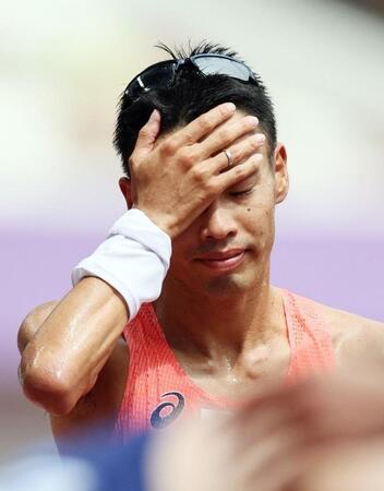 　男子２０キロ競歩のレース後、悔しがる山西利和