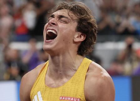 【写真】世界新の超人デュプランティス　１０頭身モデル婚約者と東京観光満喫　相撲観戦、つけ麺食べる様子も