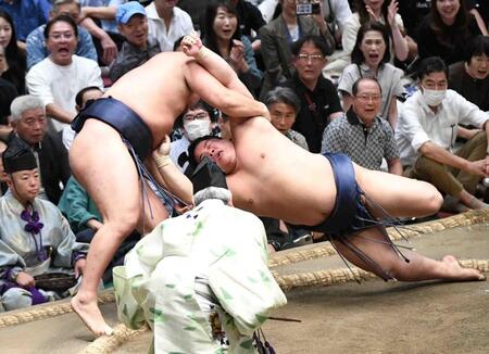 横綱豊昇龍が初日から７連勝！平戸海を逆転すくい投げで下す　大の里ら４人が１敗で追走、琴桜が２敗に後退