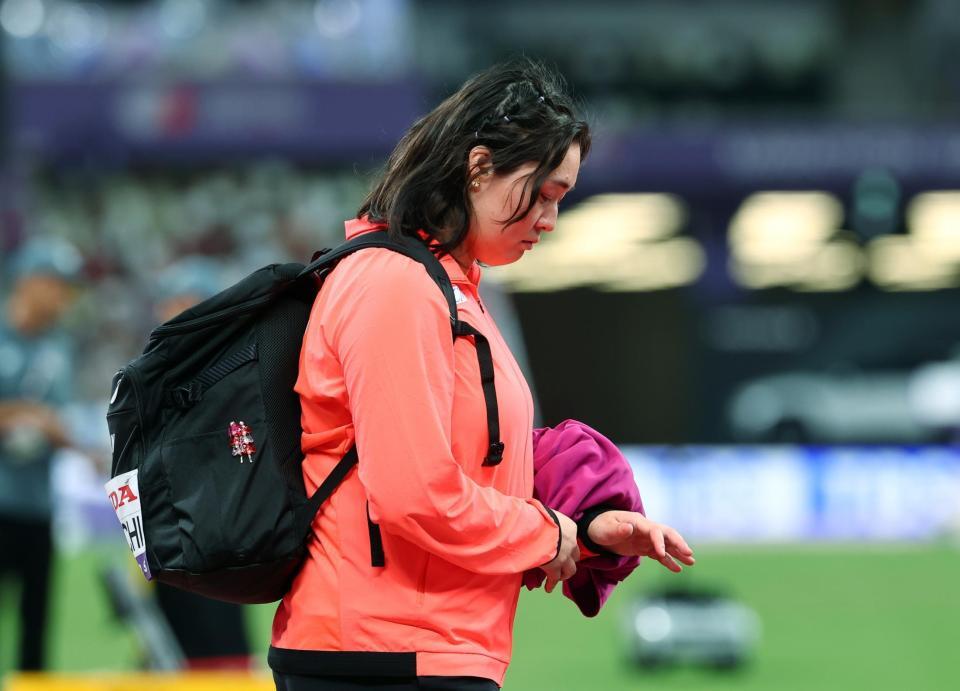 　女子やり投げ予選を終え、引き揚げる北口榛花