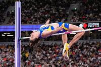 　跳躍するヤロスラワ・マフチフ