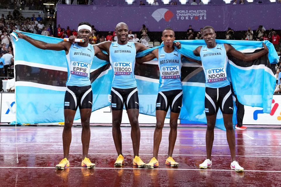 　男子１６００メートルリレーで優勝したボツワナの選手たち