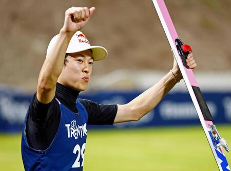 小林陵侑 快勝で本番へ弾み 2回とも最高得点「びっくりした」2位との差は飛距離換算5メートル以上 五輪2大会連続の栄冠へ