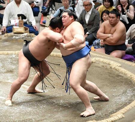 大相撲　「しっかり落ち着いていた」豊昇龍が無傷９連勝、大の里が１敗死守！東西横綱のＶ争いけん引は６年前の白鵬、鶴竜以来