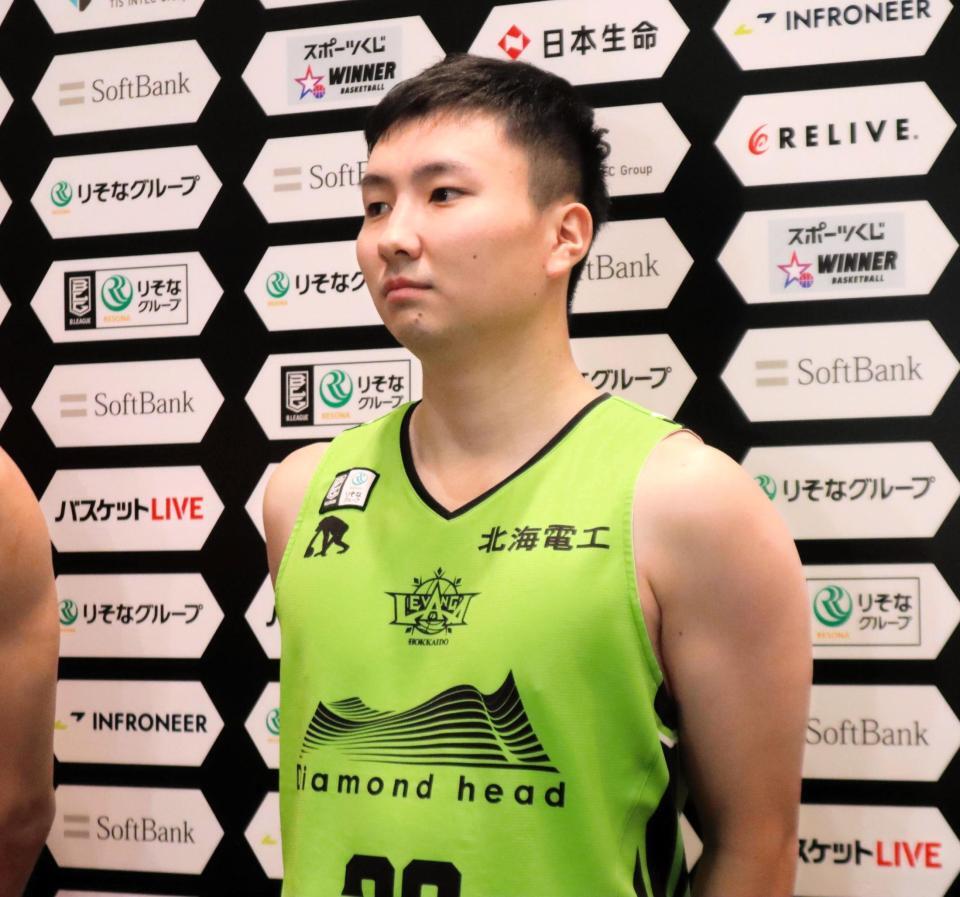 　シーズン開幕前会見に出席した富永