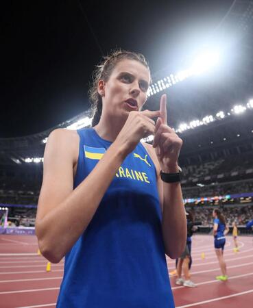 【写真】「すんごいスタイル」世界陸上で話題“眠れる森の美女” 白ワンピ姿に反響