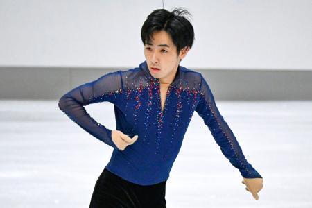 　男子ＳＰ　演技する壷井達也＝オーベルストドルフ（共同）