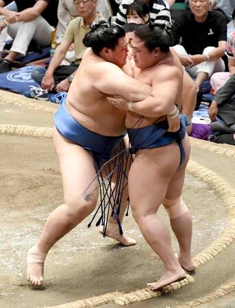 大の里が単独トップ！横綱初Ｖに前進　若隆景を圧倒で１敗守る　豊昇龍は琴桜に敗れ痛恨連敗で２敗後退　安青錦、隆の勝が３敗で続く