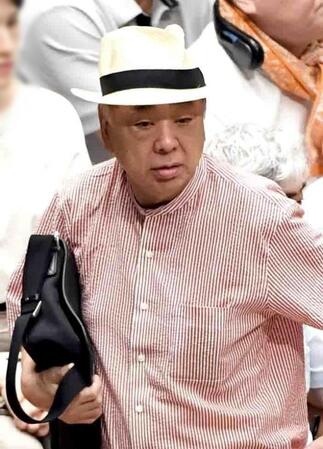 　観戦に訪れた三遊亭好楽＝２６日