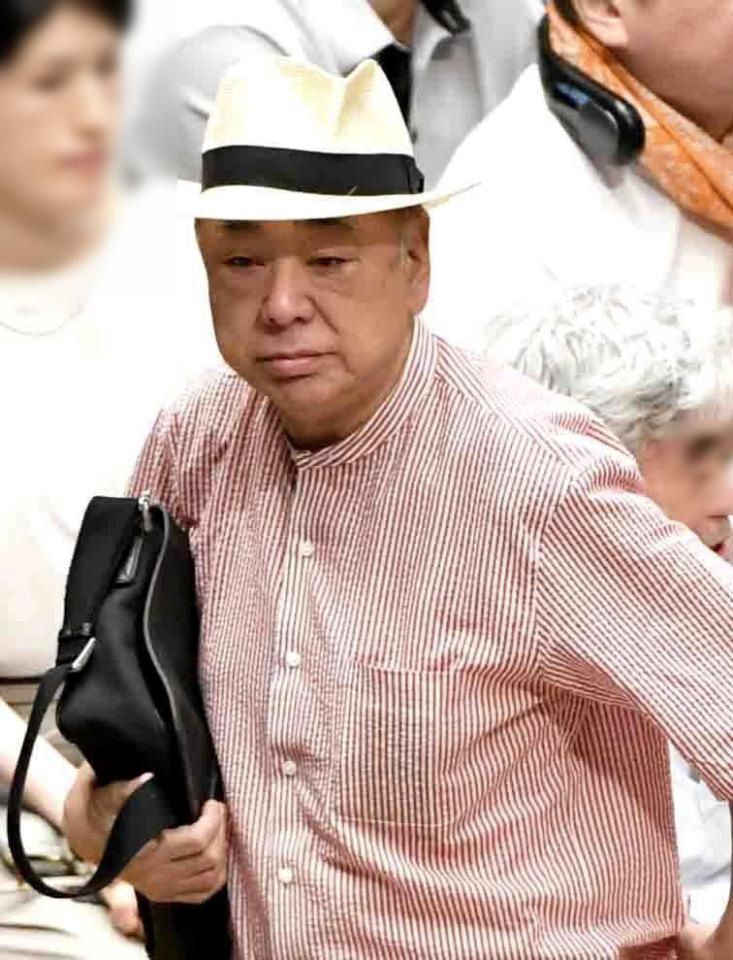 　観戦に訪れた三遊亭好楽＝２６日