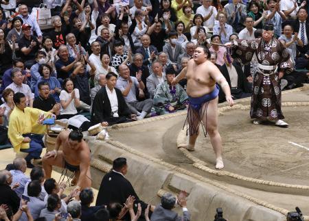 大の里５度目Ｖ横綱初制覇　秋場所、決定戦制す