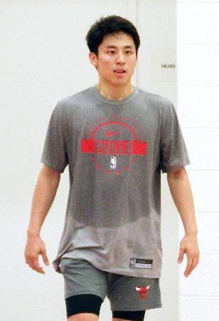 ブルズ監督が河村を評価　「パス優れている」