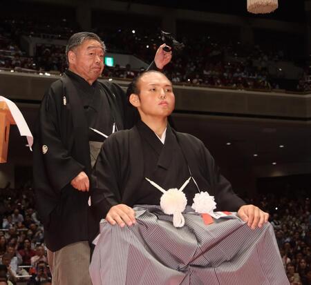 貴景勝が断髪式マゲ切り落とされる「力士と決別することができました」