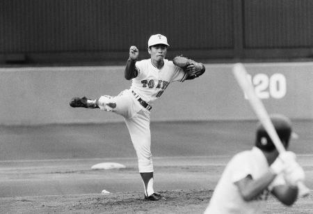 　１９８３（昭和５８）年９月、早大打線を完封した東大時代の大越健介氏＝神宮球場