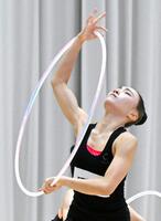　新体操団体の日本代表トライアウトで演技する田口久乃