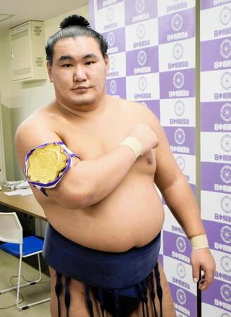 豊昇龍が3年ぶりV2!決勝で大の里を下す「九州場所に向け頑張る」【全日本力士選士権】