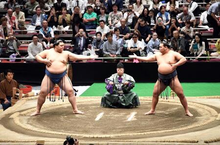 大の里、豊昇龍が三段構えを披露　白鵬＆稀勢の里以来８年ぶり