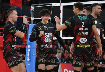 バレー男子　日本のダブルエース対決はペルージャ・石川に軍配「勝ちきれてうれしい」敗戦の高橋藍「トップチームだと改めて感じた」