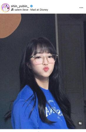 上目づかいがかわい過ぎる「別人かと思った!」イメージがらりの卓球女子に反響