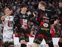 　第４セット、ポイントを奪い喜ぶペルージャ・石川祐希（撮影・金田祐二）