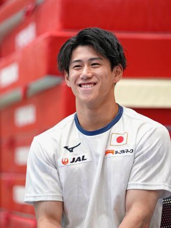 　取材に応じる橋本大輝＝味の素ナショナルトレーニングセンター