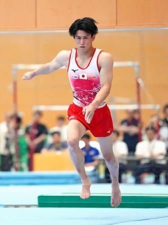 　橋本大輝の床運動＝味の素ナショナルトレーニングセンター