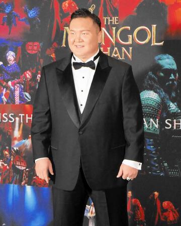 元横綱白鵬翔さんアンバサダーの話題舞台、初日に豊昇龍らが訪れ言葉交わす