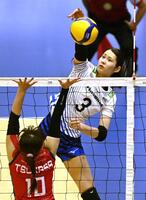 　第１セット、スパイクを決めるＳＡＧＡ久光・北窓