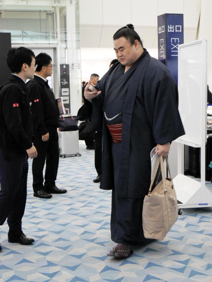 　ロンドン公演に向かう隆の勝