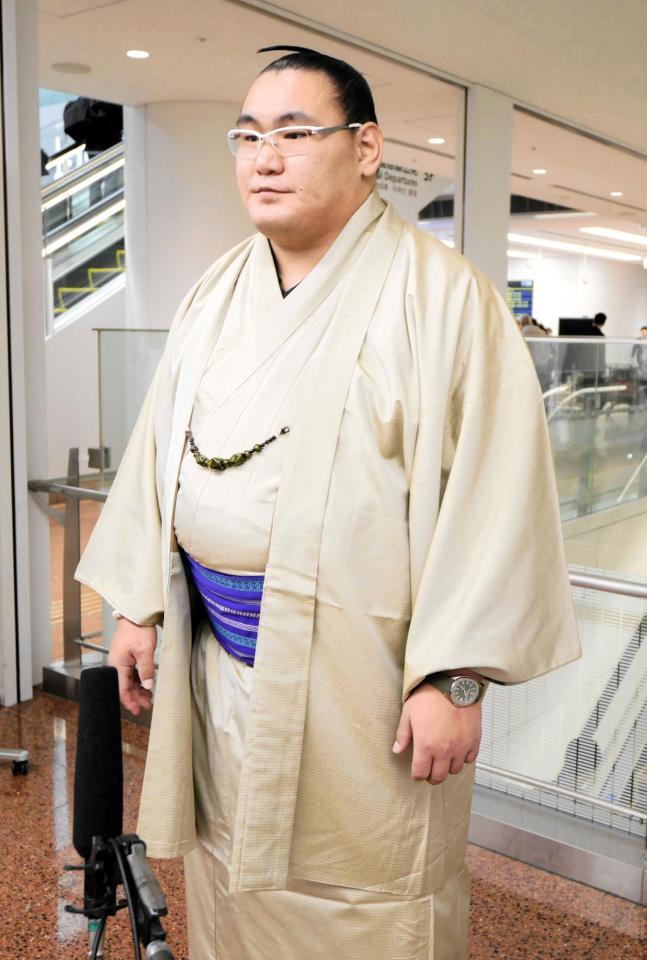 　取材に応じる豊昇龍